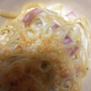 パスタが微妙に余ったらコレ！スパグラタン♪